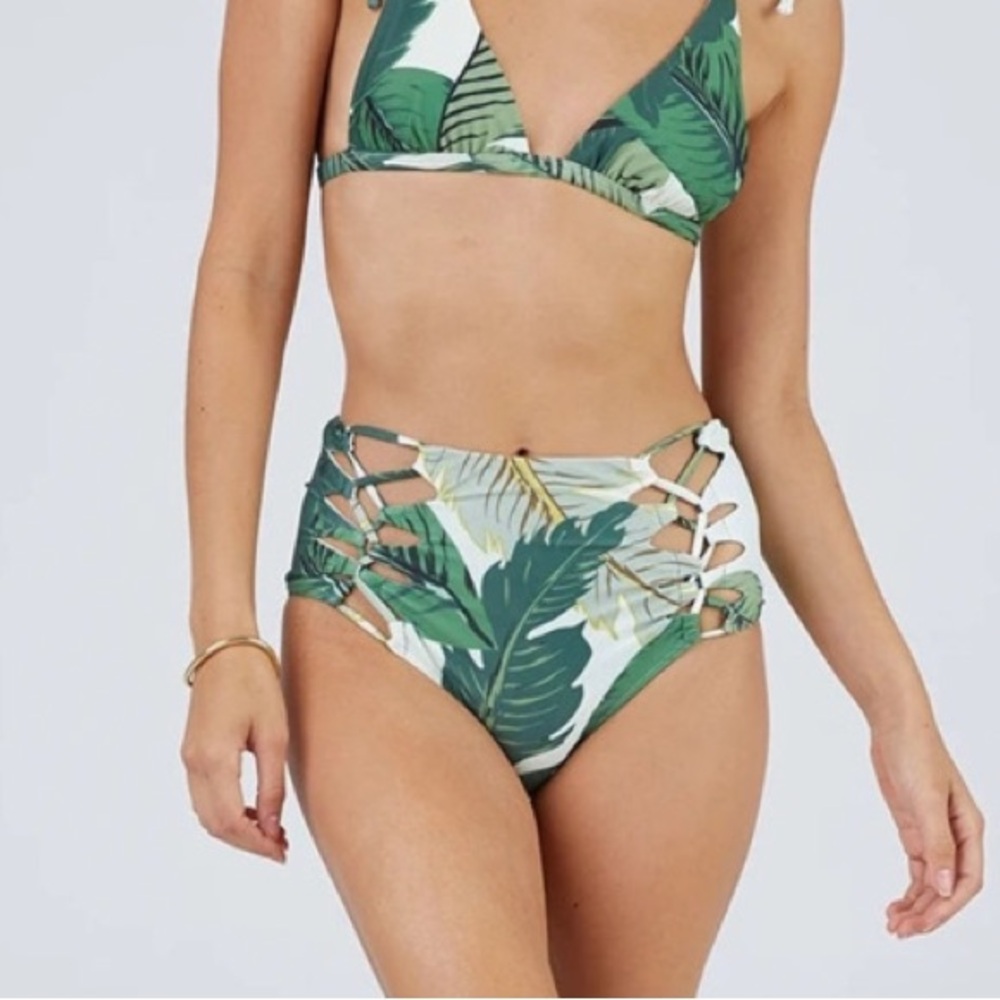 Beach Riot Bikini Bottom - Picture 6 of 7